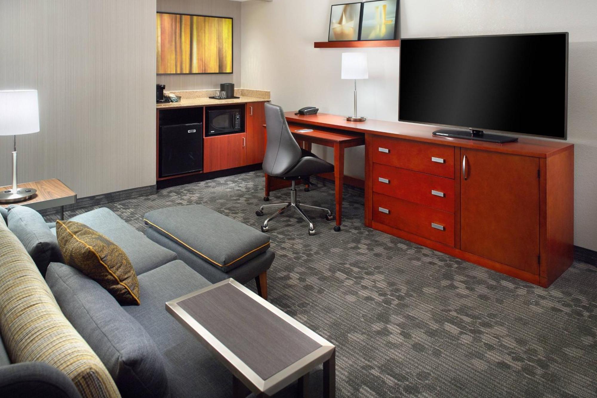Готель Courtyard By Marriott Raleigh Кері Екстер'єр фото
