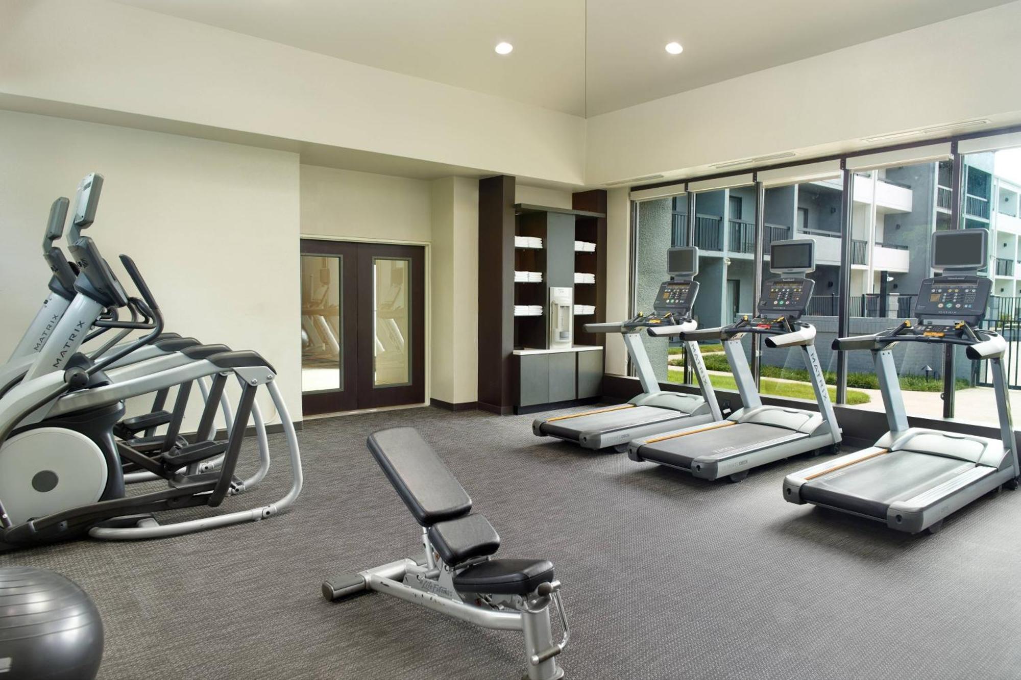 Готель Courtyard By Marriott Raleigh Кері Екстер'єр фото