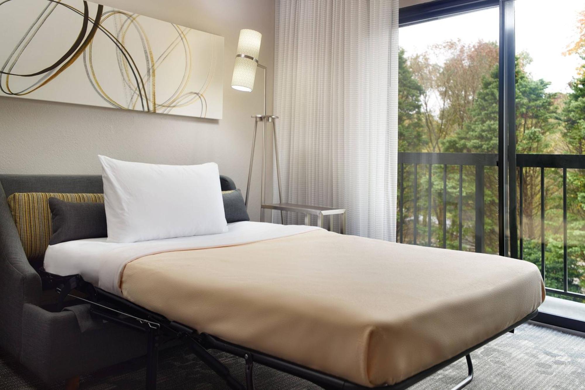 Готель Courtyard By Marriott Raleigh Кері Екстер'єр фото