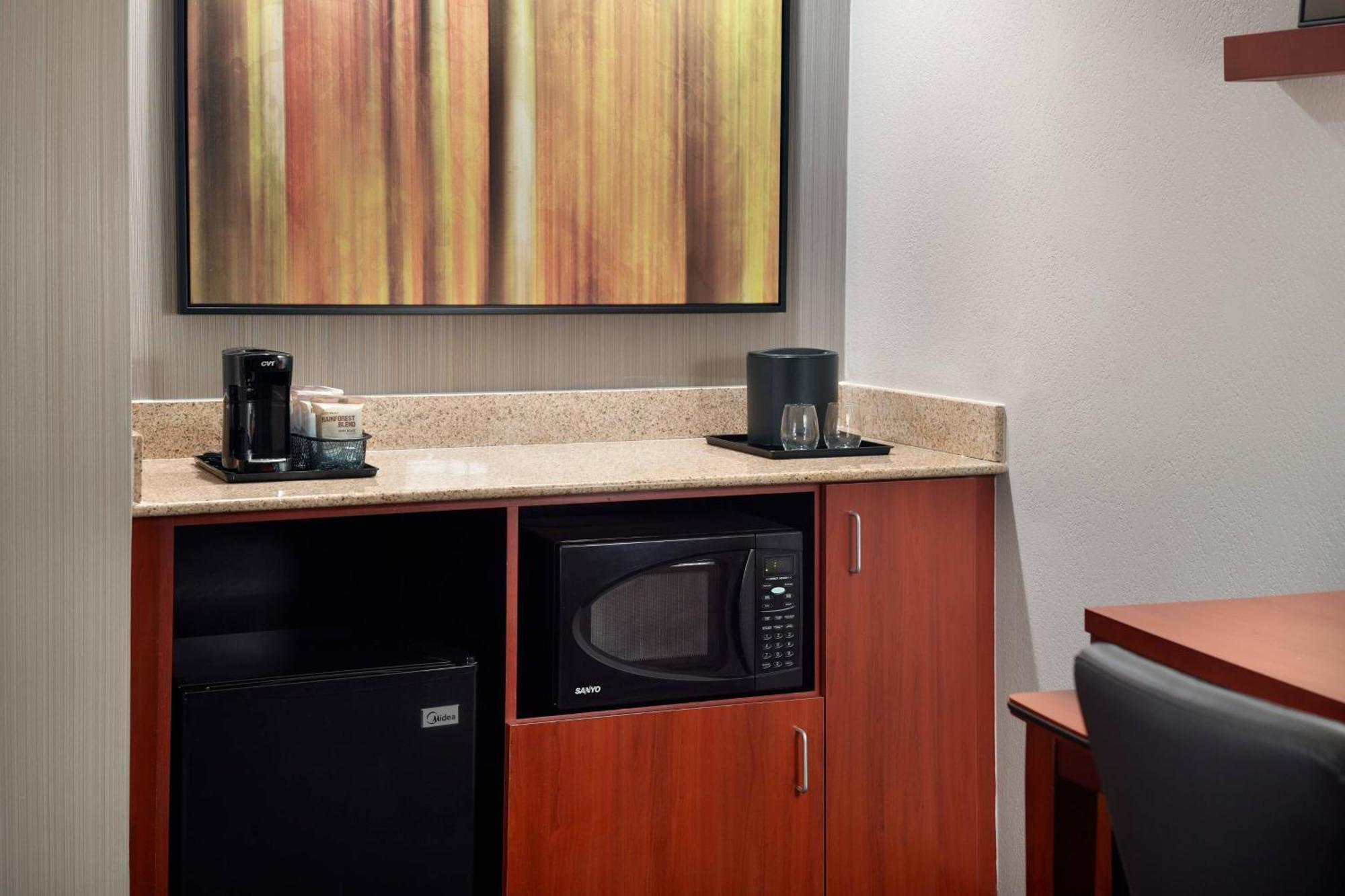 Готель Courtyard By Marriott Raleigh Кері Екстер'єр фото